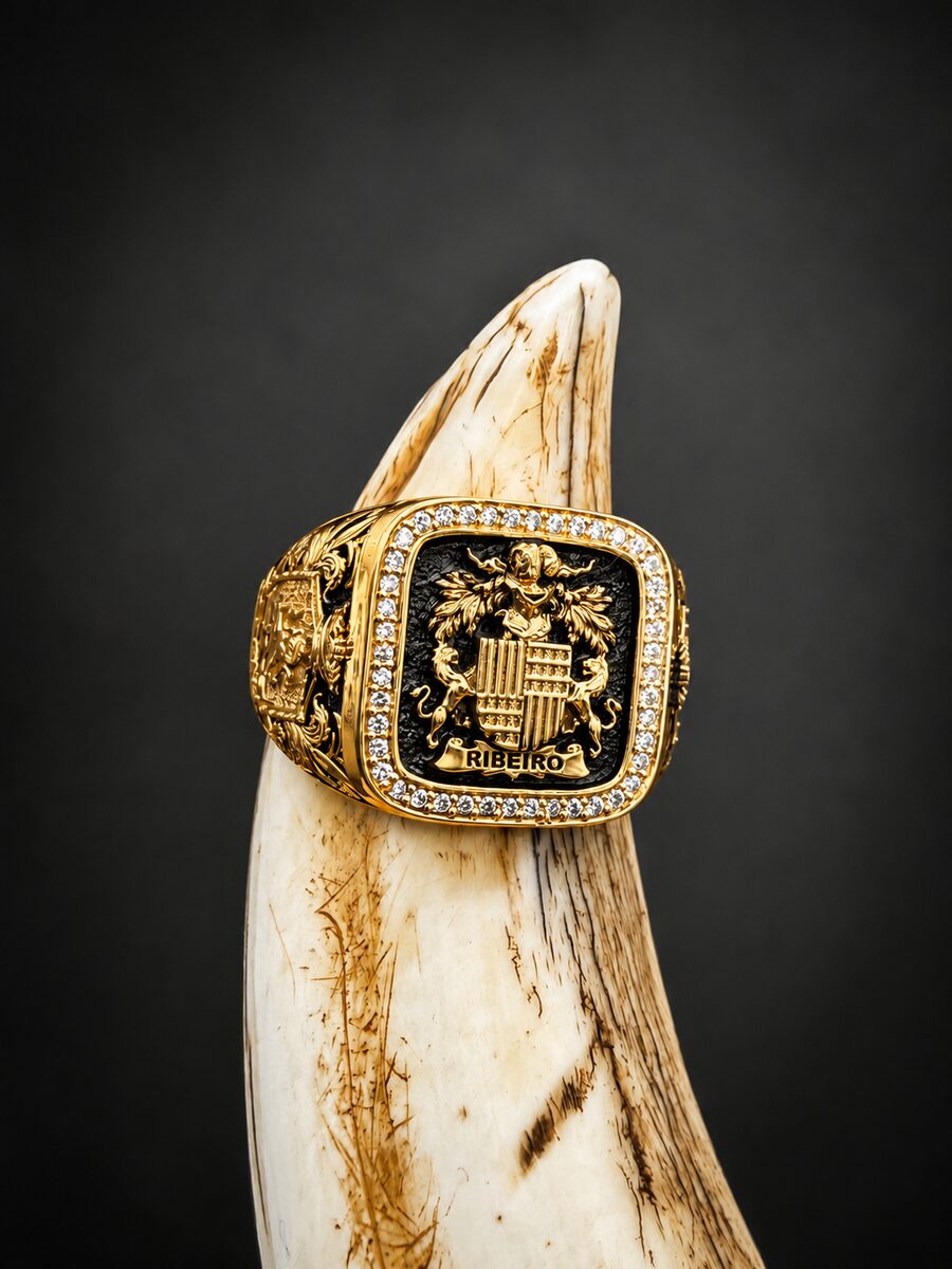Ribeiro crest ring, gold with diamond halo