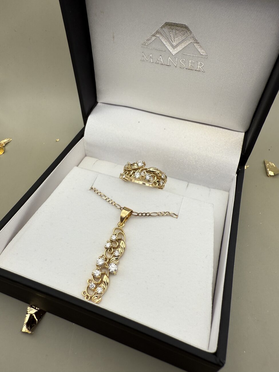 Gold jewellery