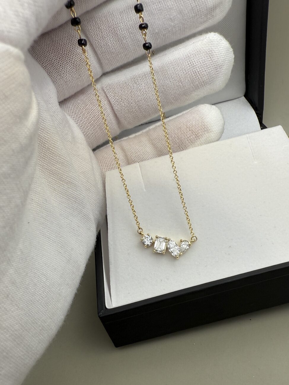 Multi-cut diamond pendant necklace