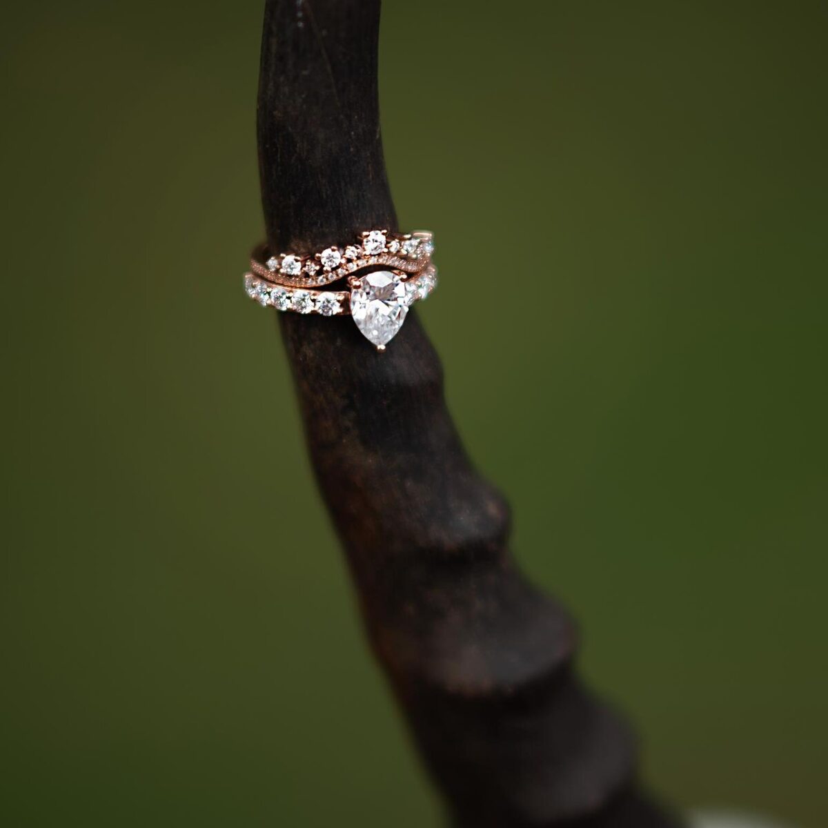 Pear ring with contour band, rose gold