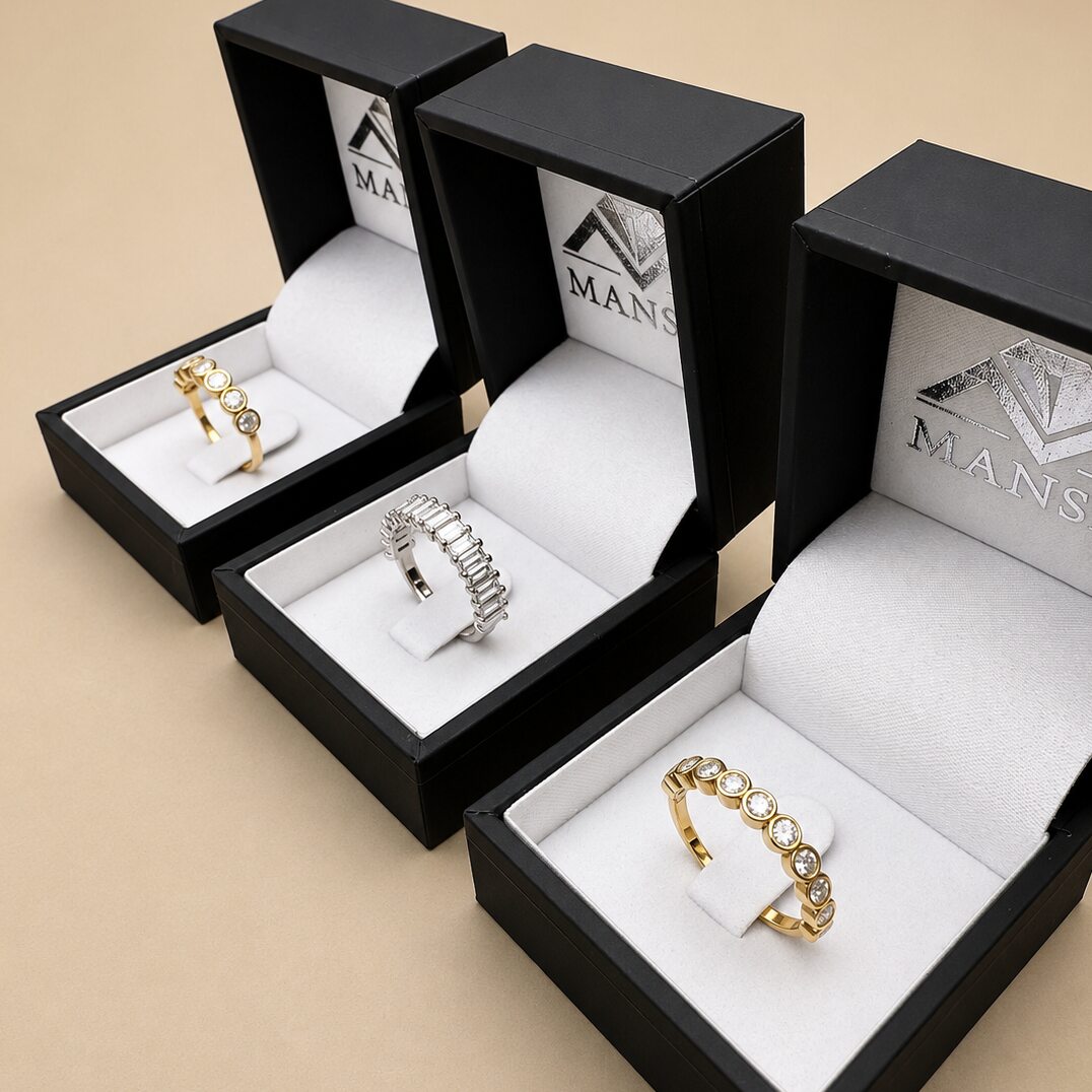 Diamond bands in gold & white gold